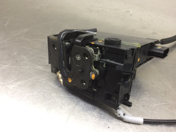 Fechadura / fecho porta trás esquerdo PEUGEOT 308 II Imagem-1