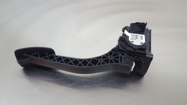 Accelerator Pedal PEUGEOT 308 II Imagem-1