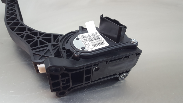 Accelerator Pedal PEUGEOT 308 II Imagem-2