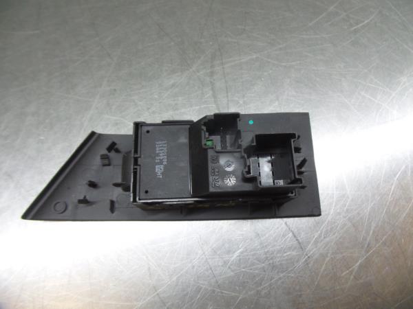 Mando / interruptor elevalunas delantero derecho OPEL Astra J Imagem-1