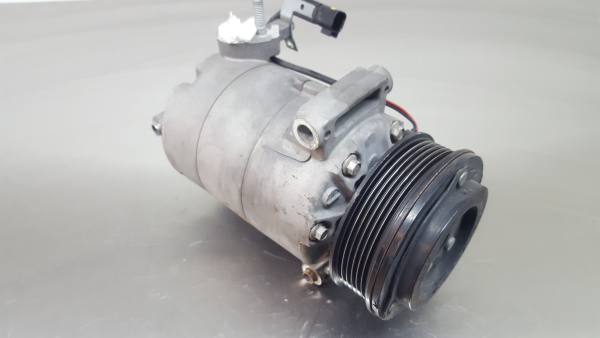 AC compressor FORD Fiesta VI (CB1, CCN) Imagem-0