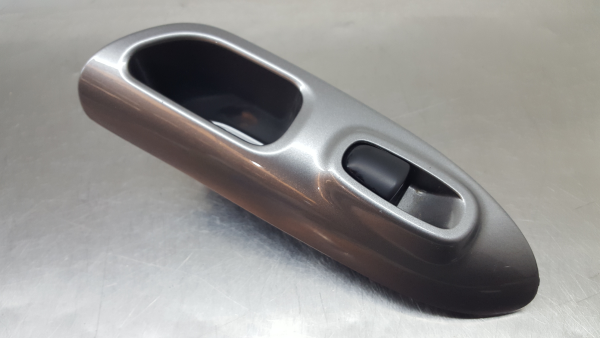 Comando / botão / interruptor vidros trás esquerdo NISSAN Juke (F15)