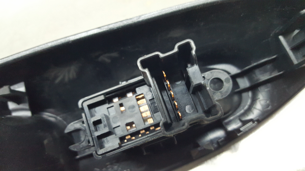 Comando / botão / interruptor vidros trás esquerdo NISSAN Juke (F15) Imagem-4