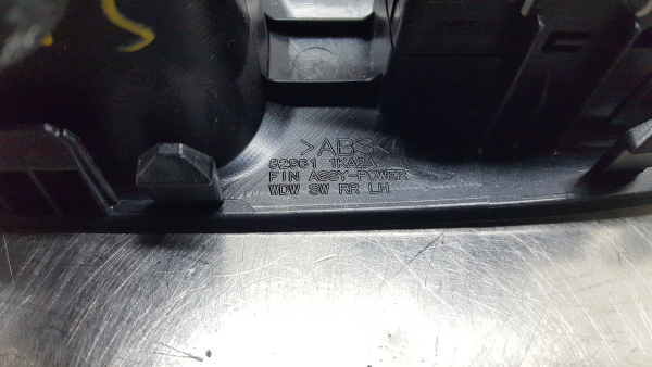 Comando / botão / interruptor vidros trás esquerdo NISSAN Juke (F15) Imagem-5