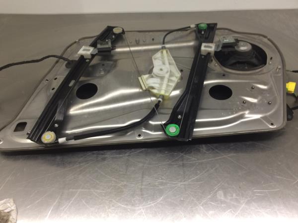 Lève-vitre avant gauche MERCEDES-BENZ Classe C (W204)