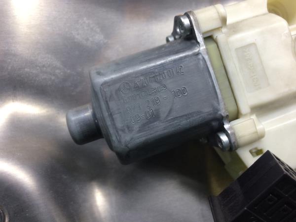 Lève-vitre avant gauche MERCEDES-BENZ Classe C (W204) Imagem-4