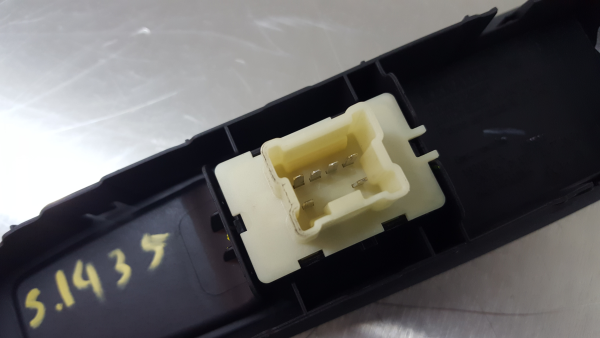 Mando / interruptor elevalunas delantero derecho RENAULT Captur (J5_) Imagem-3