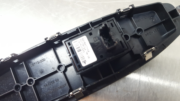Mando / interruptor elevalunas delantero derecho BMW 1 (F21) Imagem-3
