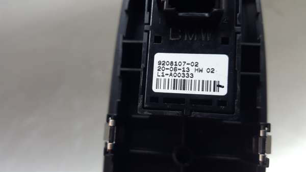 Mando / interruptor elevalunas delantero derecho BMW 1 (F21) Imagem-4