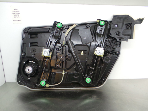 Lève-vitre avant gauche MERCEDES-BENZ Classe A (W176) Imagem-1