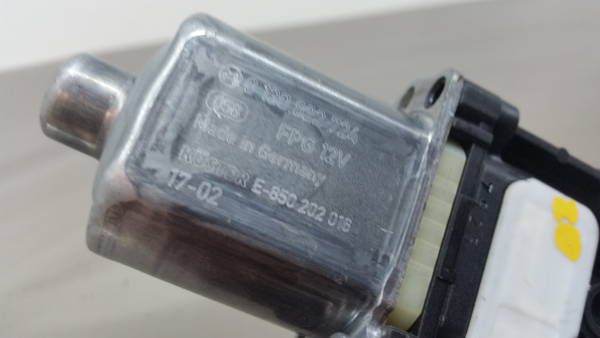 Moteur lève-vitre arrière Droite SKODA Octavia III Hatchback (5E3) Imagem-3