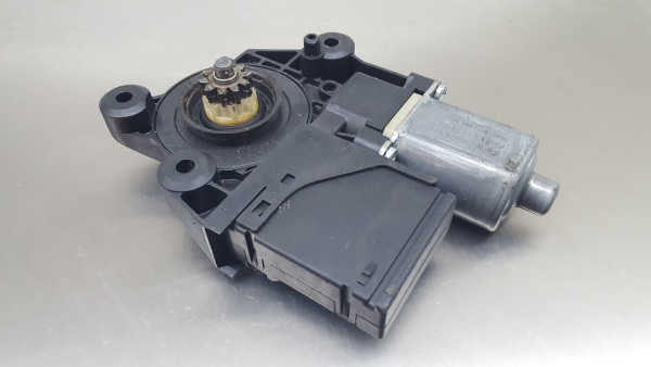 Motore alzacristallo anteriore destro RENAULT Megane III (BZ0_)