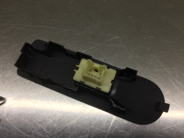Mando / interruptor elevalunas delantero derecho RENAULT Clio IV (BH_) Imagem-2