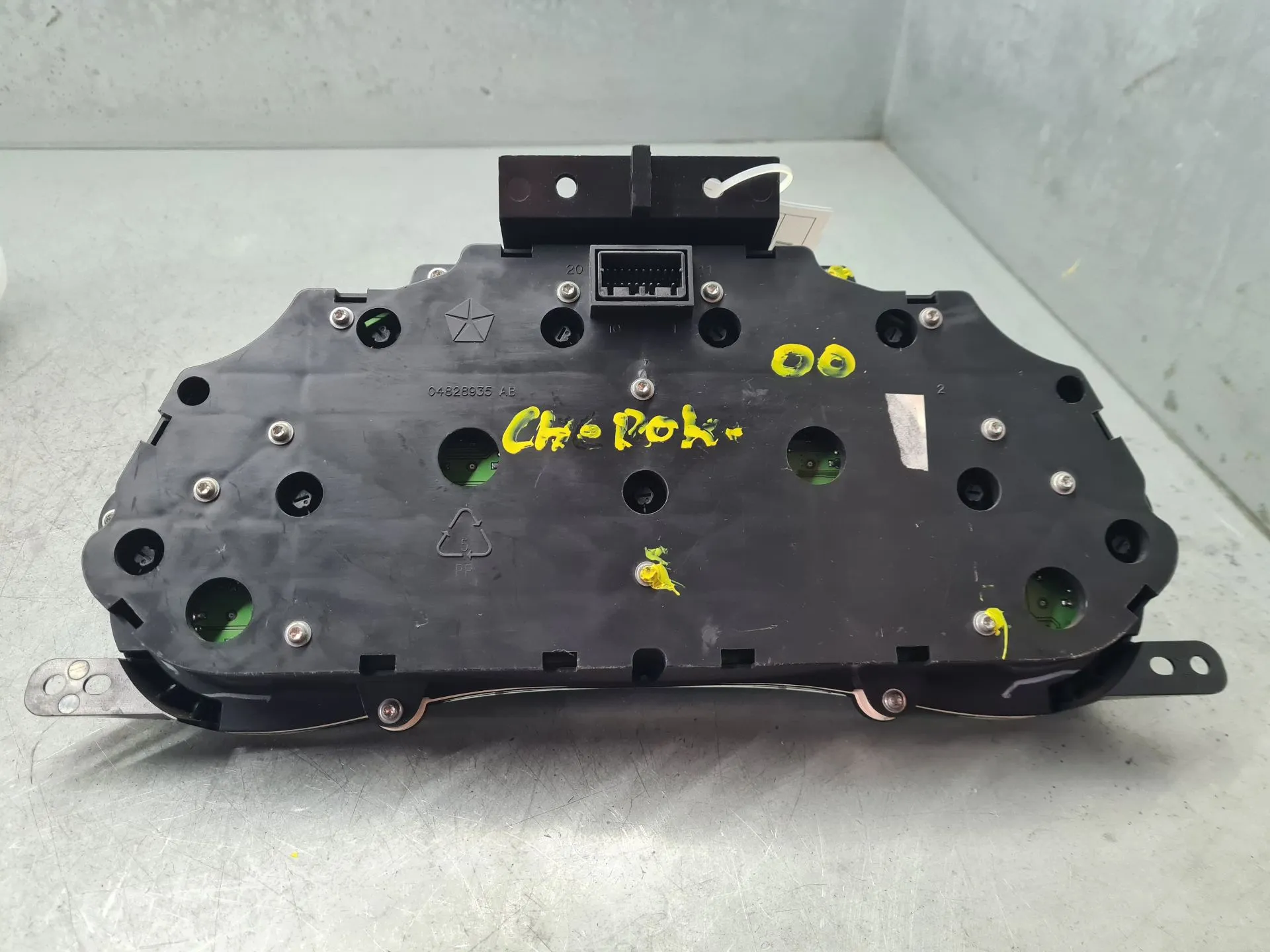 Compteur de vitesse JEEP Cherokee (KJ) Imagem-4