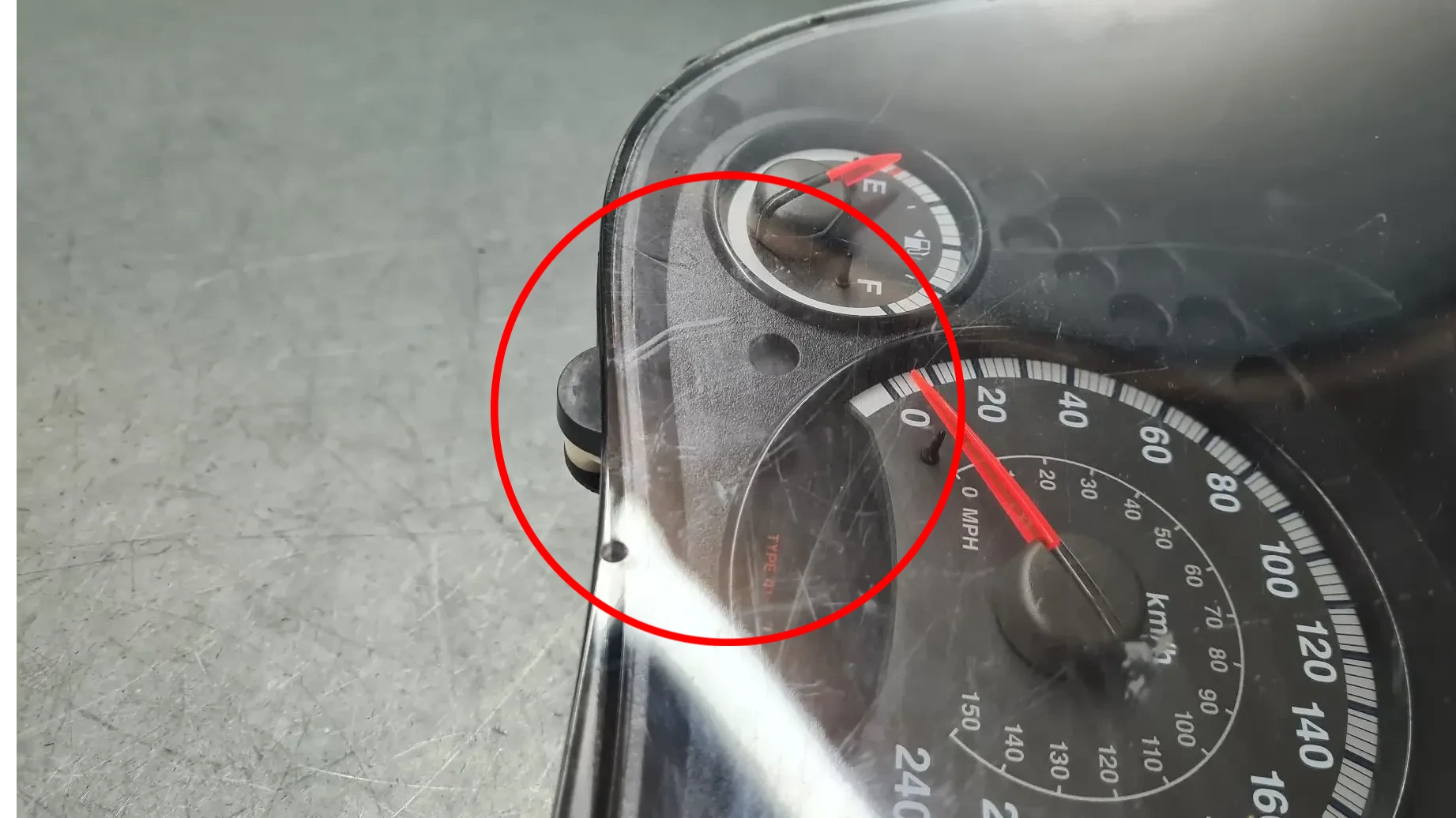 Compteur de vitesse JEEP Cherokee (KJ) Imagem-9