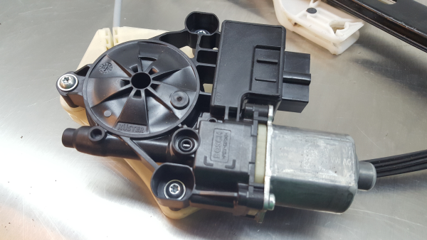 Lève-vitre arrière gauche SEAT Leon (5F1) Imagem-2