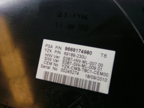 Instrument cluster PEUGEOT 5008 I (0U_, 0E_) Imagem-2