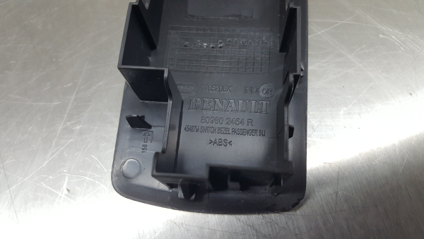 Mando / interruptor elevalunas delantero derecho RENAULT Clio IV (BH_) Imagem-4