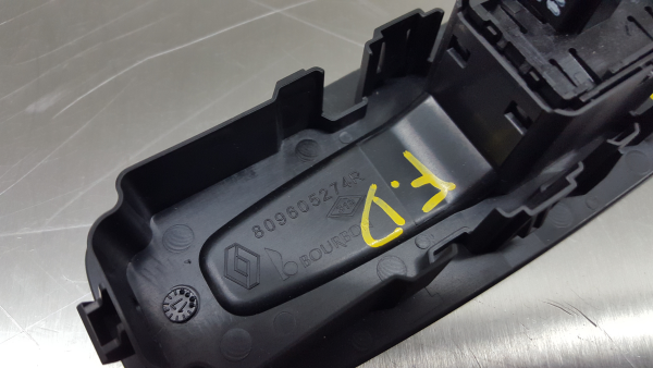 Mando / interruptor elevalunas delantero derecho RENAULT Megane IV (B9A/M_) Imagem-2