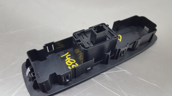 Mando / interruptor elevalunas delantero derecho RENAULT Megane IV (B9A/M_) Imagem-1