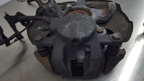 Pinça travão / maxila de travão frente esquerda MERCEDES-BENZ Classe A (W169) Imagem-1