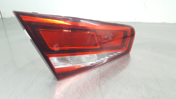 Feu de coffre Gauche AUDI A3 (8V1, 8VK)