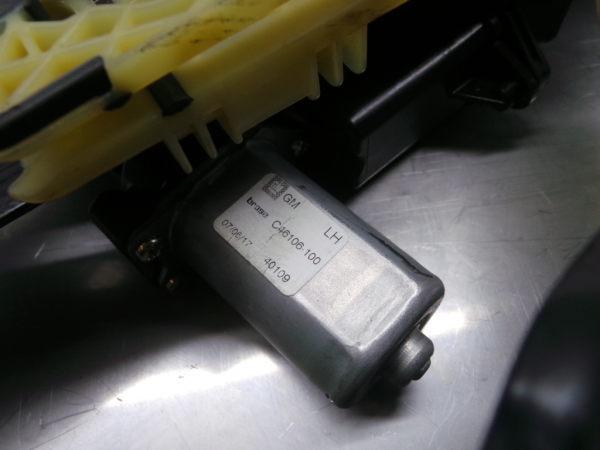 Lève-vitre avant gauche OPEL Astra K Imagem-2