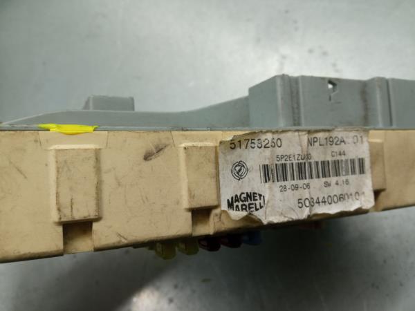 Caixa fusíveis / SAM / BSI FIAT Stilo (192_) Imagem-2