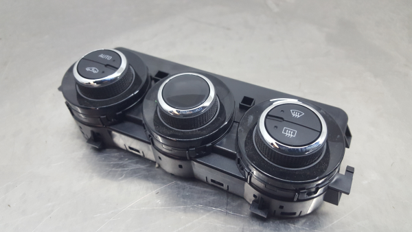 Climate control OPEL Corsa E Imagem-1