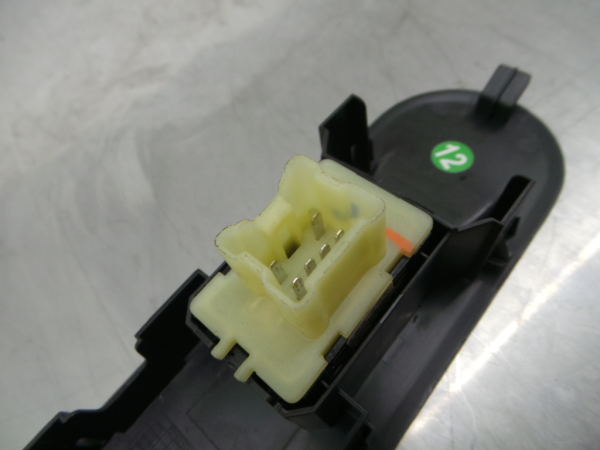 Mando / interruptor elevalunas delantero derecho RENAULT Captur (J5_) Imagem-2