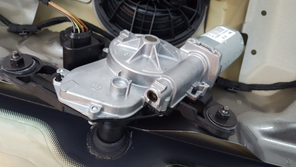 Rear Wiper Motor VOLKSWAGEN Golf VII (5G1, BQ1, BE1, BE2)