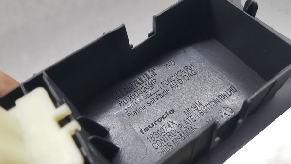 Mando / interruptor elevalunas delantero derecho RENAULT Captur (J5_) Imagem-3