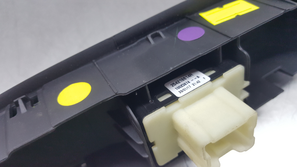 Mando / interruptor elevalunas delantero derecho RENAULT Captur (J5_) Imagem-4