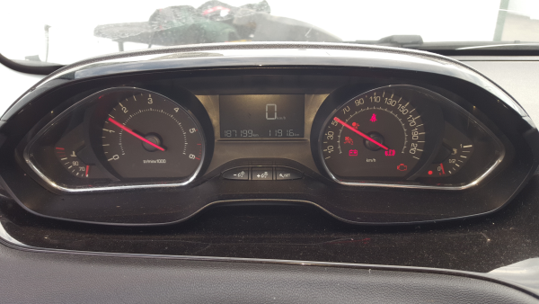 Instrument cluster PEUGEOT 208