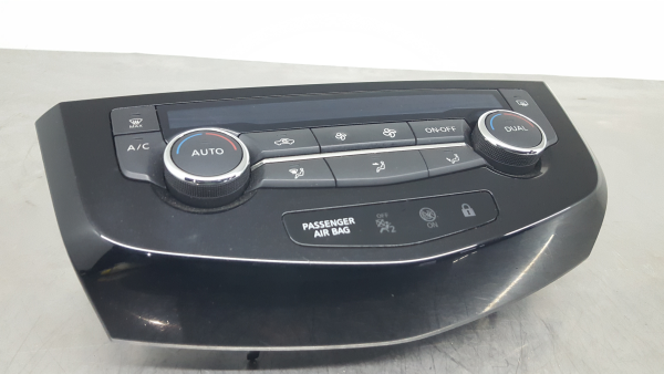Climate control NISSAN Qashqai II (J11)