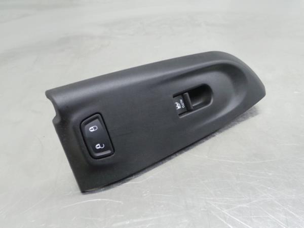 Mando / interruptor elevalunas delantero derecho FIAT 500X (334_)