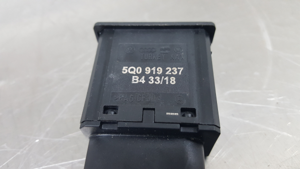 Comando multifunzione VOLKSWAGEN Polo (AW1) Imagem-3