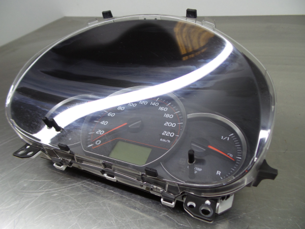 Quadrante / painel de instrumentos TOYOTA Yaris (_P13_) Imagem-3
