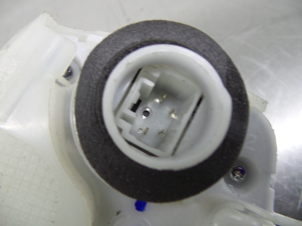 Cerradura / cierre puerta trasera izquierda TOYOTA Yaris (_P13_) Imagem-3