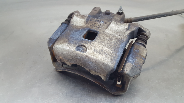 Pinça travão / maxila de travão frente esquerda NISSAN Juke (F15)