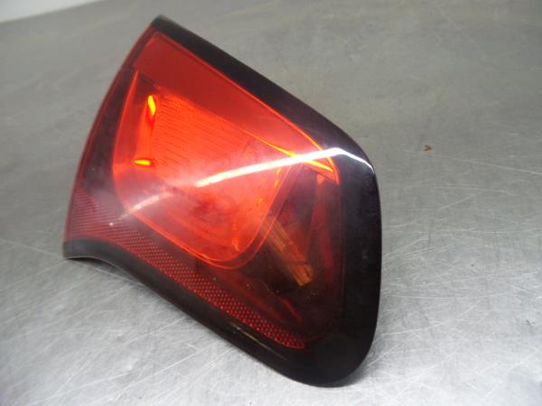 Left trunk lid reflector CITROËN C3 II (SC_) Imagem-2