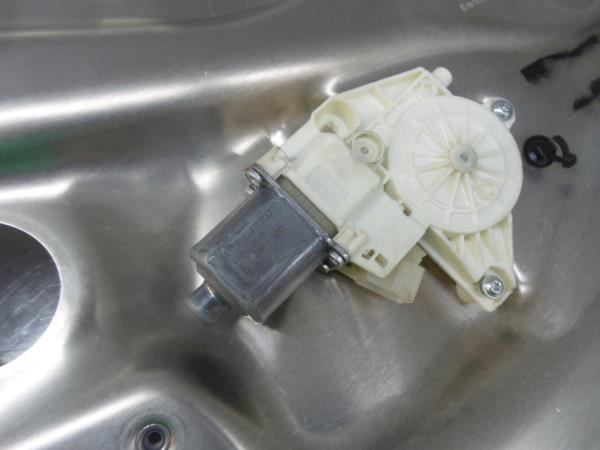 Lève-vitre avant gauche MERCEDES-BENZ Classe C (W204) Imagem-2