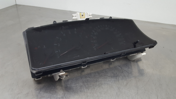 Quadrante / painel de instrumentos TOYOTA Corolla Verso (_E12_)