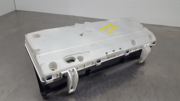 Quadrante / painel de instrumentos TOYOTA Corolla Verso (_E12_) Imagem-1