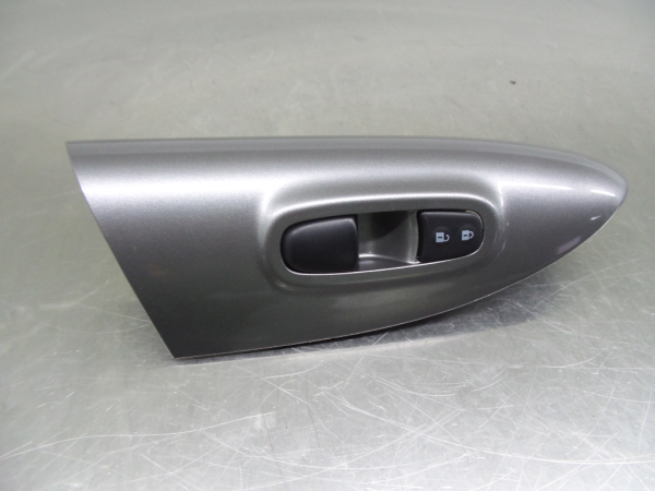 Mando / interruptor elevalunas delantero derecho NISSAN Juke (F15)