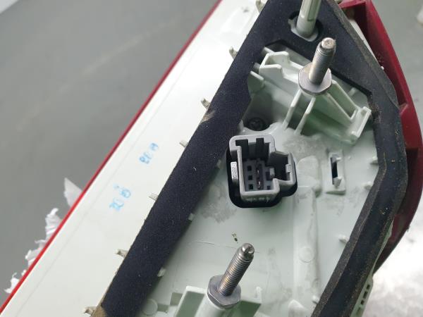 Fanale Destro Baule JAGUAR XE (X760) Imagem-3