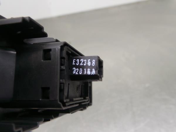 Mando / interruptor elevalunas delantero derecho RENAULT Megane IV (B9A/M_) Imagem-2