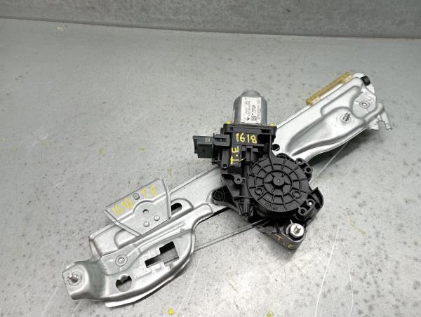 Alzavetro posteriore sinistro RENAULT Megane IV (B9A/M_)