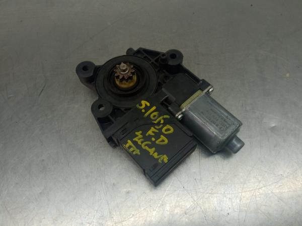 Motore alzacristallo anteriore destro RENAULT Megane III Coupé (DZ0/1_)