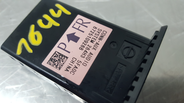 Módulo USB / AUX / IPOD NISSAN Micra V (K14) Imagem-2